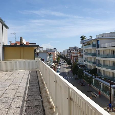 Condominio Torino - Petit 22 Каорле Экстерьер фото